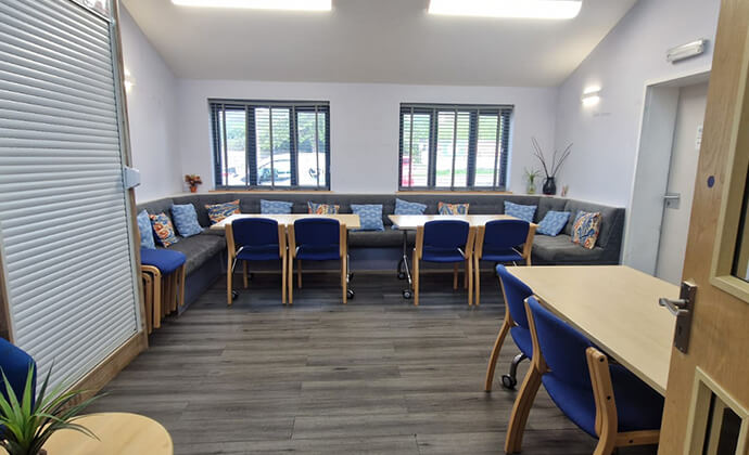 Rooms-Lounge-1